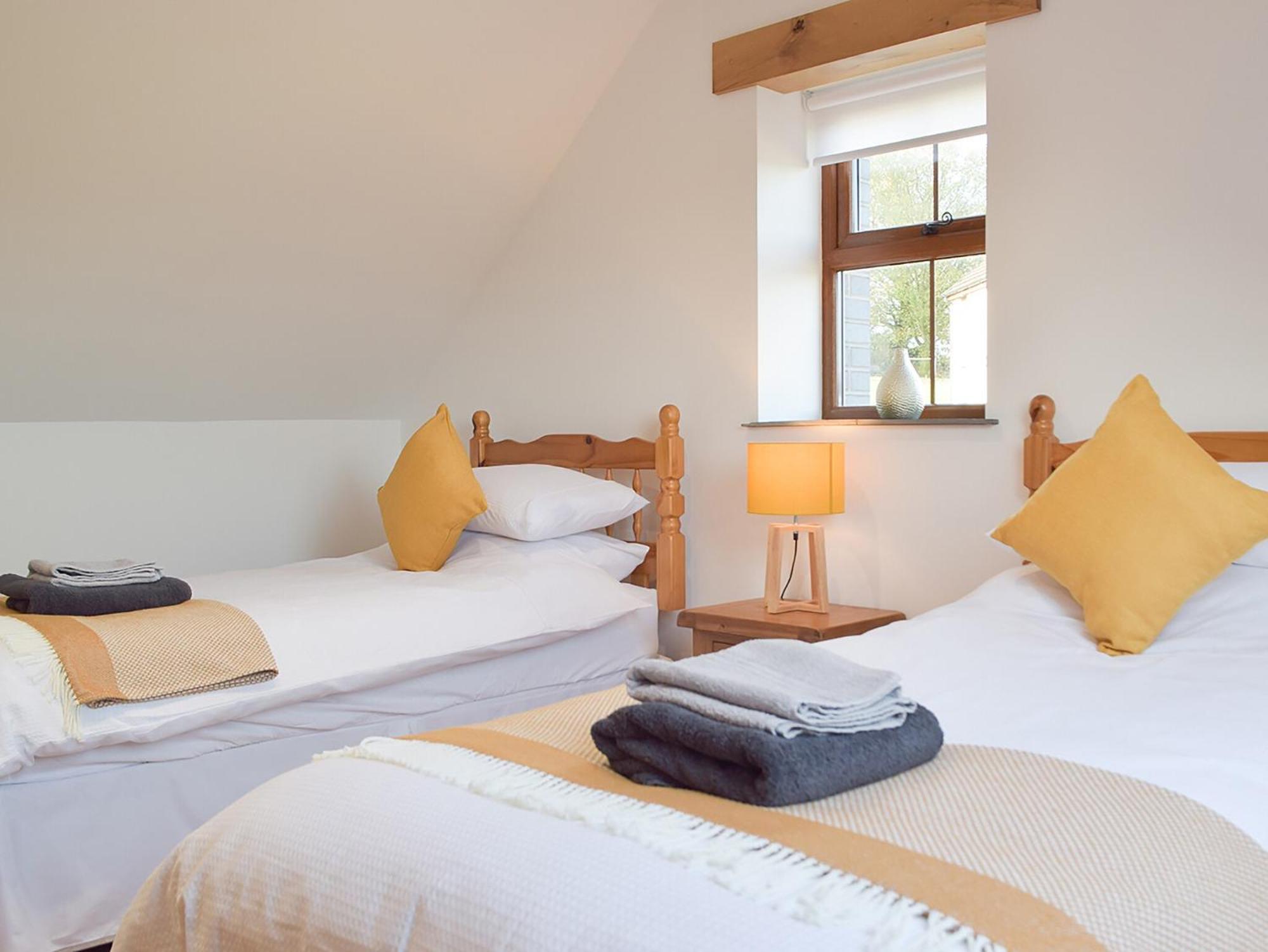 Y Beudy Bach Villa Pont-y-Berem Bagian luar foto